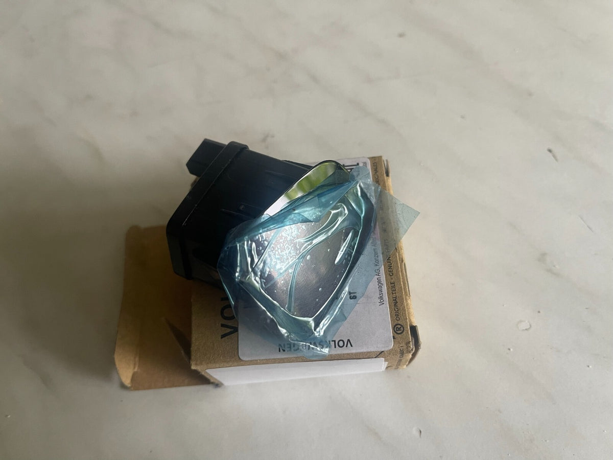 Skoda Enyaq Front Right Lane Departure System Camera Part Number: 11B949146