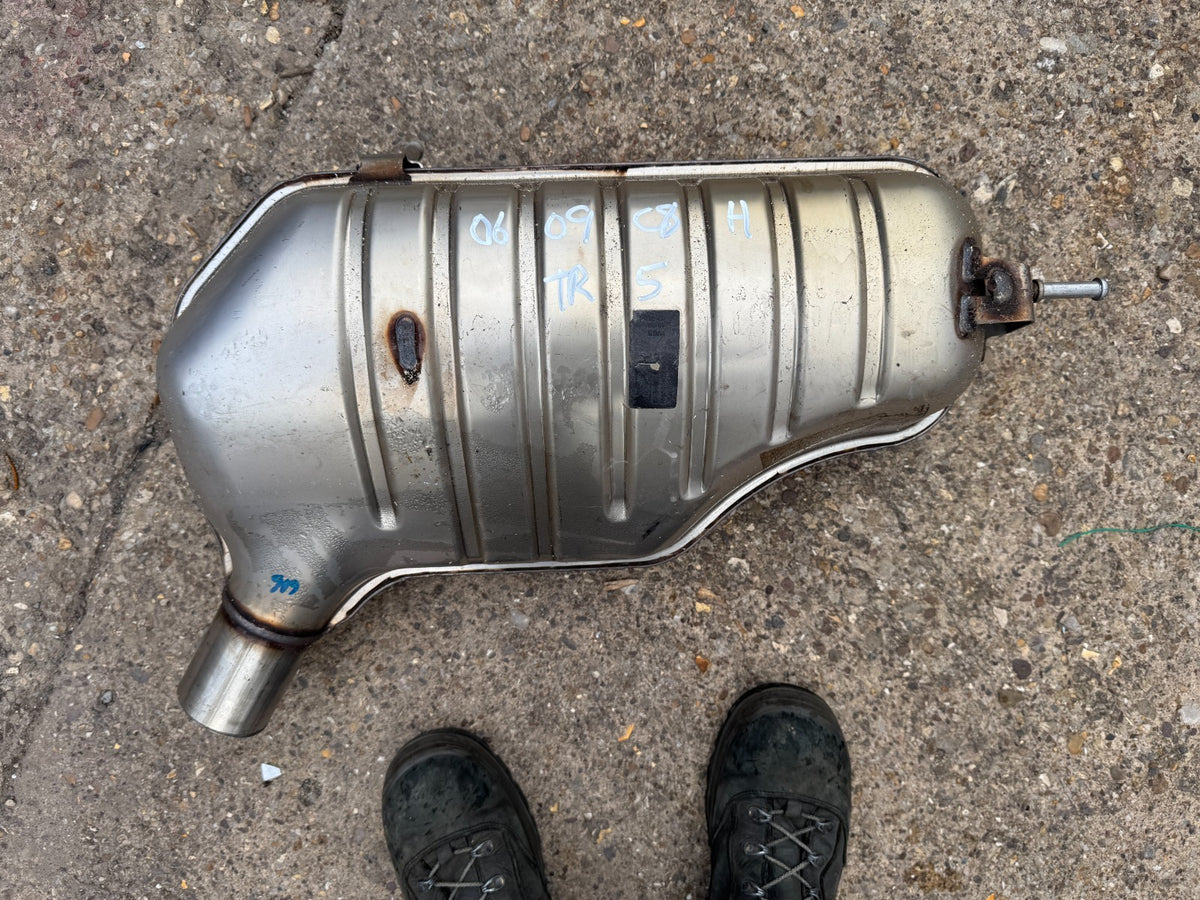 2024 L663 Land Rover Defender Muffler/silencer back box M8B25K254HD