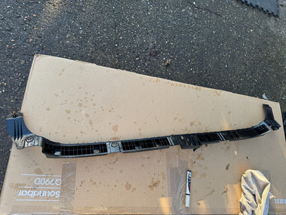 2024 TESLA MODEL 3 LONG 後保桿中央支撐架 1757096-00-D