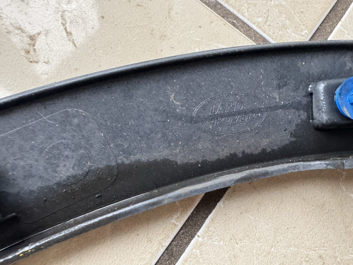 Land Rover Discovery Sport L550 Front Right Arch Trim MK72-16A074 With PDC