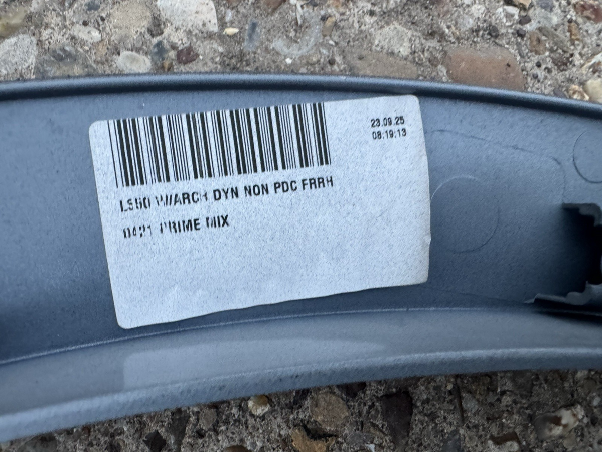 Land Rover Discovery Sport L550 Front Right Arch Trim MK72-16A074 NON PDC