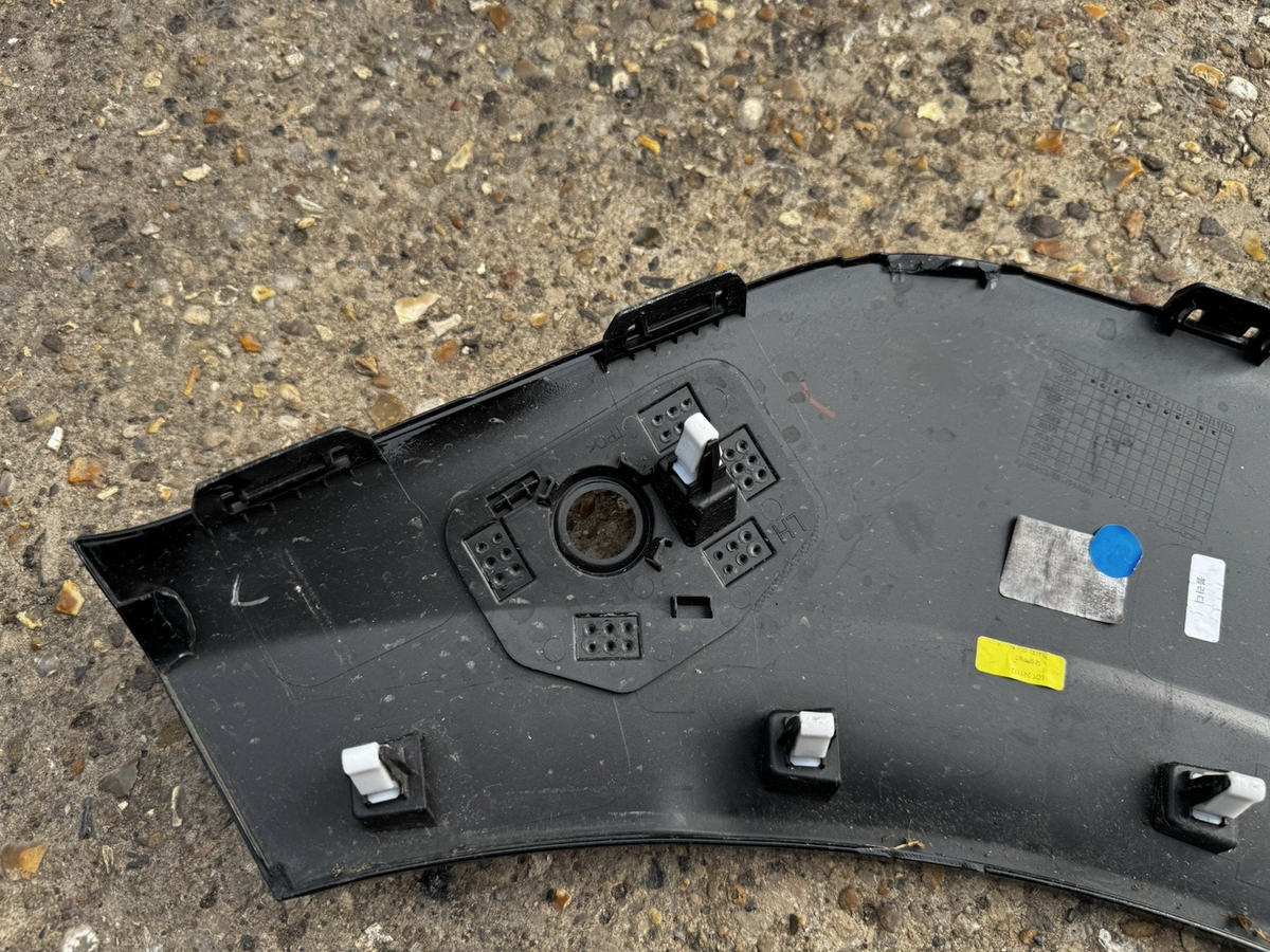 KIA EV3 WHEEL ARCH TRIM REAR LEFT GLOSS BLACK 2024-ON 87743-EV200