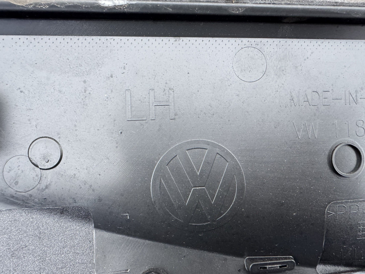 แผงครอบประตูหลังซ้ายแท้ VW TOUAREG CR 7608549499B9