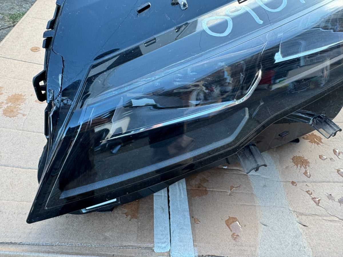Peugeot 308 mk 3 大燈 9859662080 損壞 燈罩/燈殼/腳耳有裂