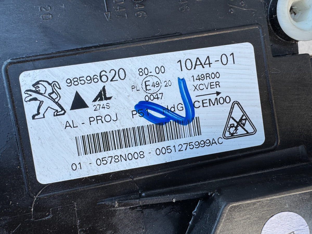 Peugeot 308 mk 3 大燈 9859662080 損壞 燈罩/燈殼/腳耳有裂