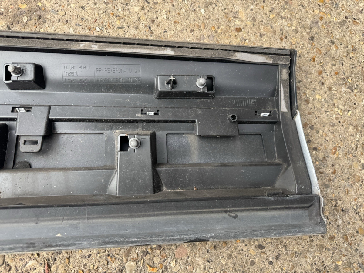 Audi Q7 4M 2017 Left door trim molding 4M0853969B