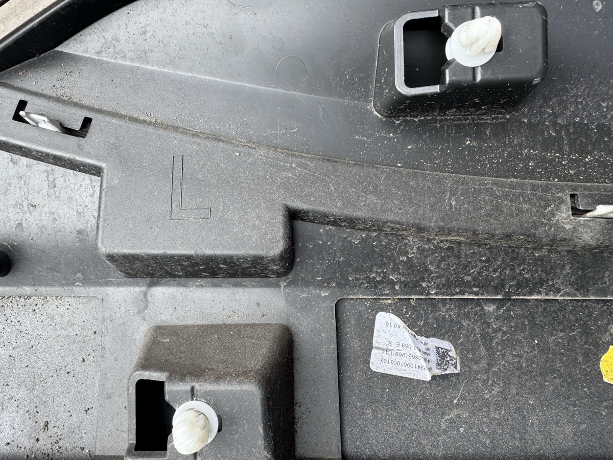 Audi Q7 4M 2017 Left door trim molding 4M0853969B