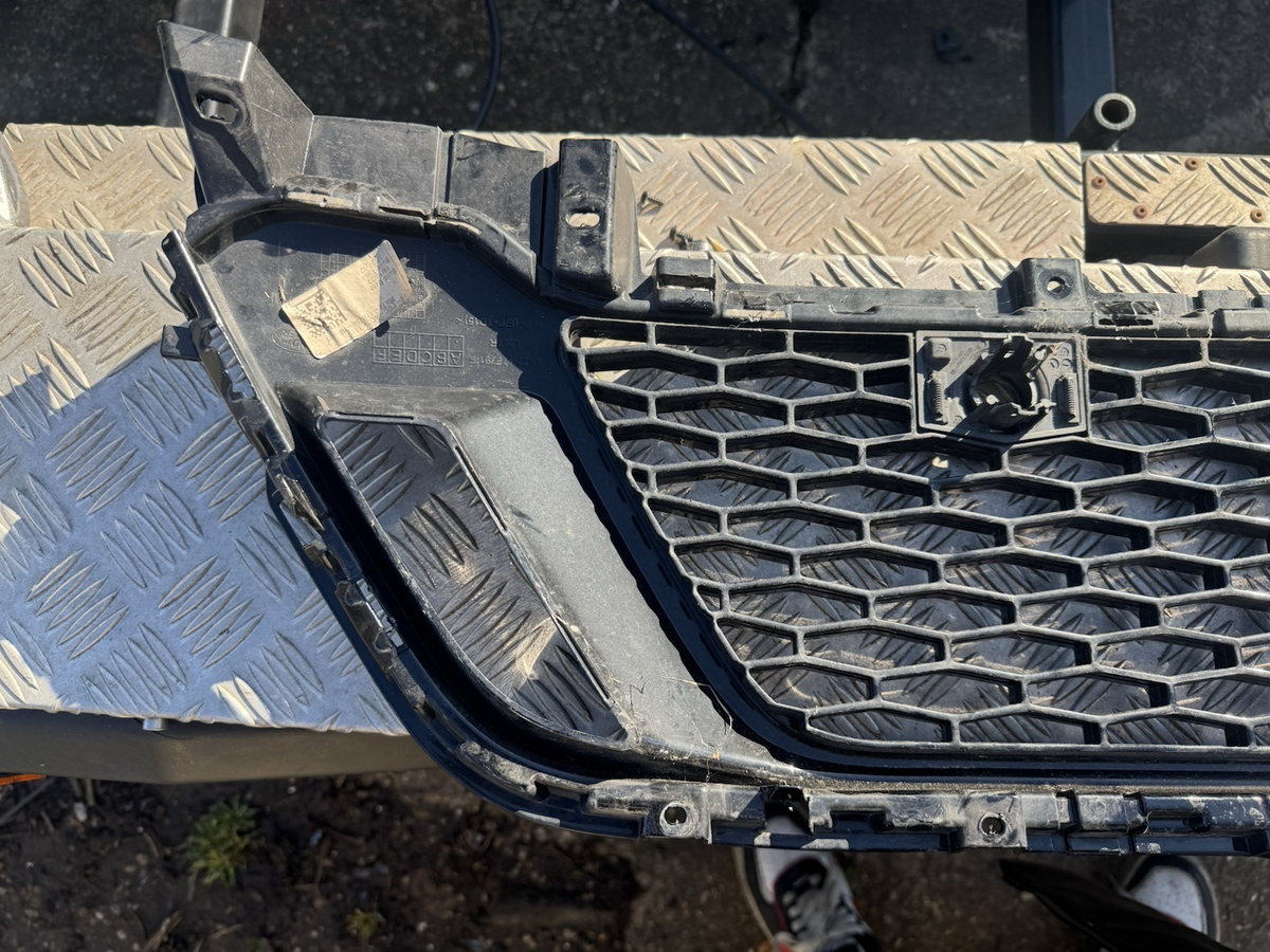 GRILLE BUMPER FRONT Land Rover DISCOVERY sport l550 mk72-17h750 2018on
