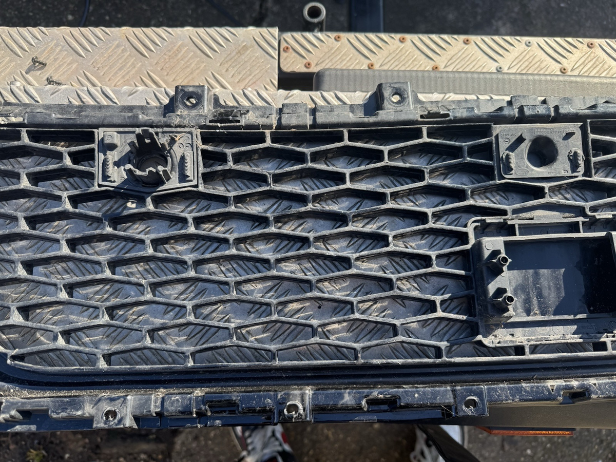 GRILLE BUMPER FRONT Land Rover DISCOVERY sport l550 mk72-17h750 2018on