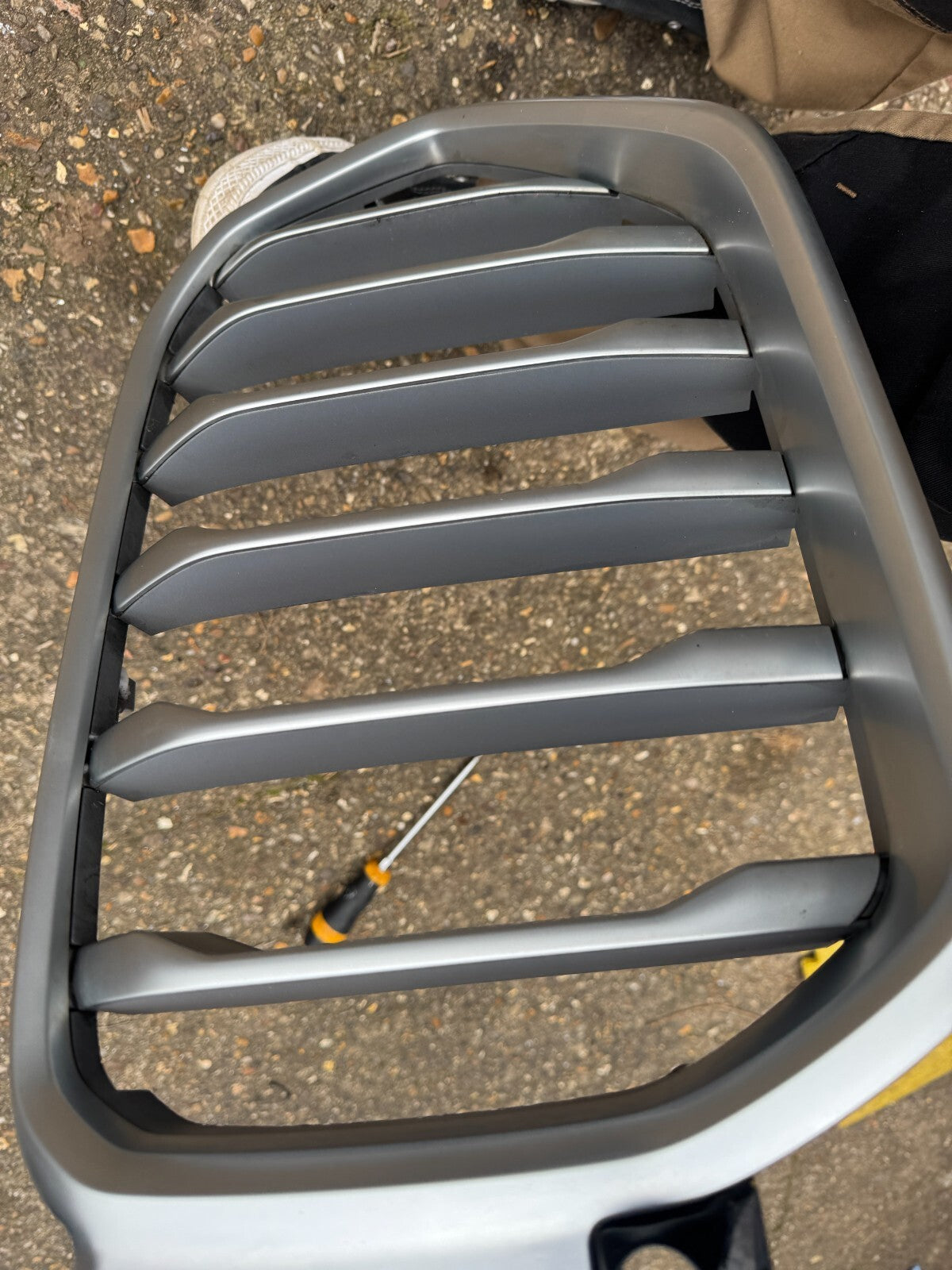 BMW 原廠 X6 前水箱護罩 G06 狀況良好