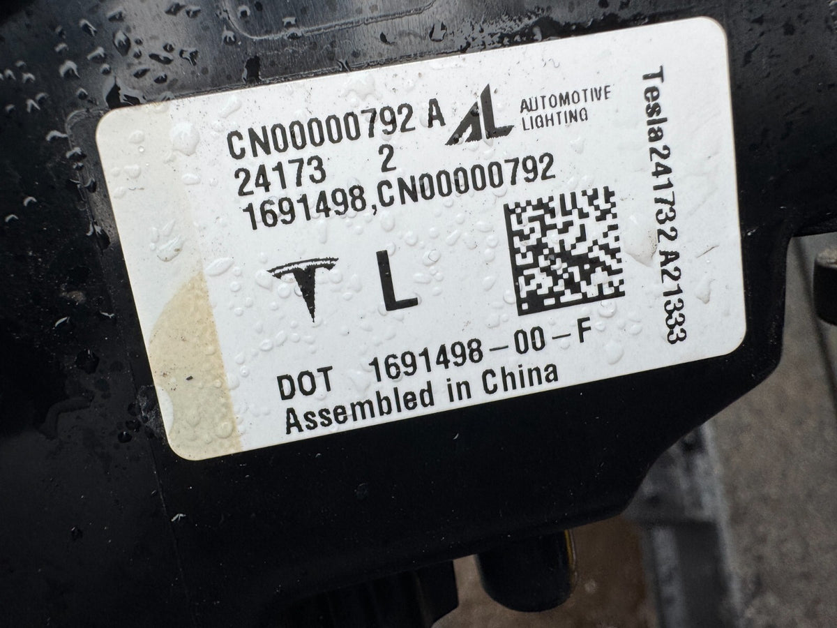 GENUINE TESLA MODEL 3 LAMPU BELAKANG KIRI 2023 ke atas 1691498-00-F MIKA RETAK/GOPEL