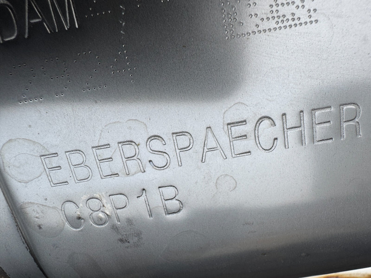 2024 L663 Land Rover Defender พักปลายท่อไอเสีย M8B25K254HD