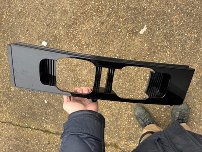 Trim lampu belakang kiri L8B2-13B667-AA LAND ROVER DEFENDER L663 II 2020-