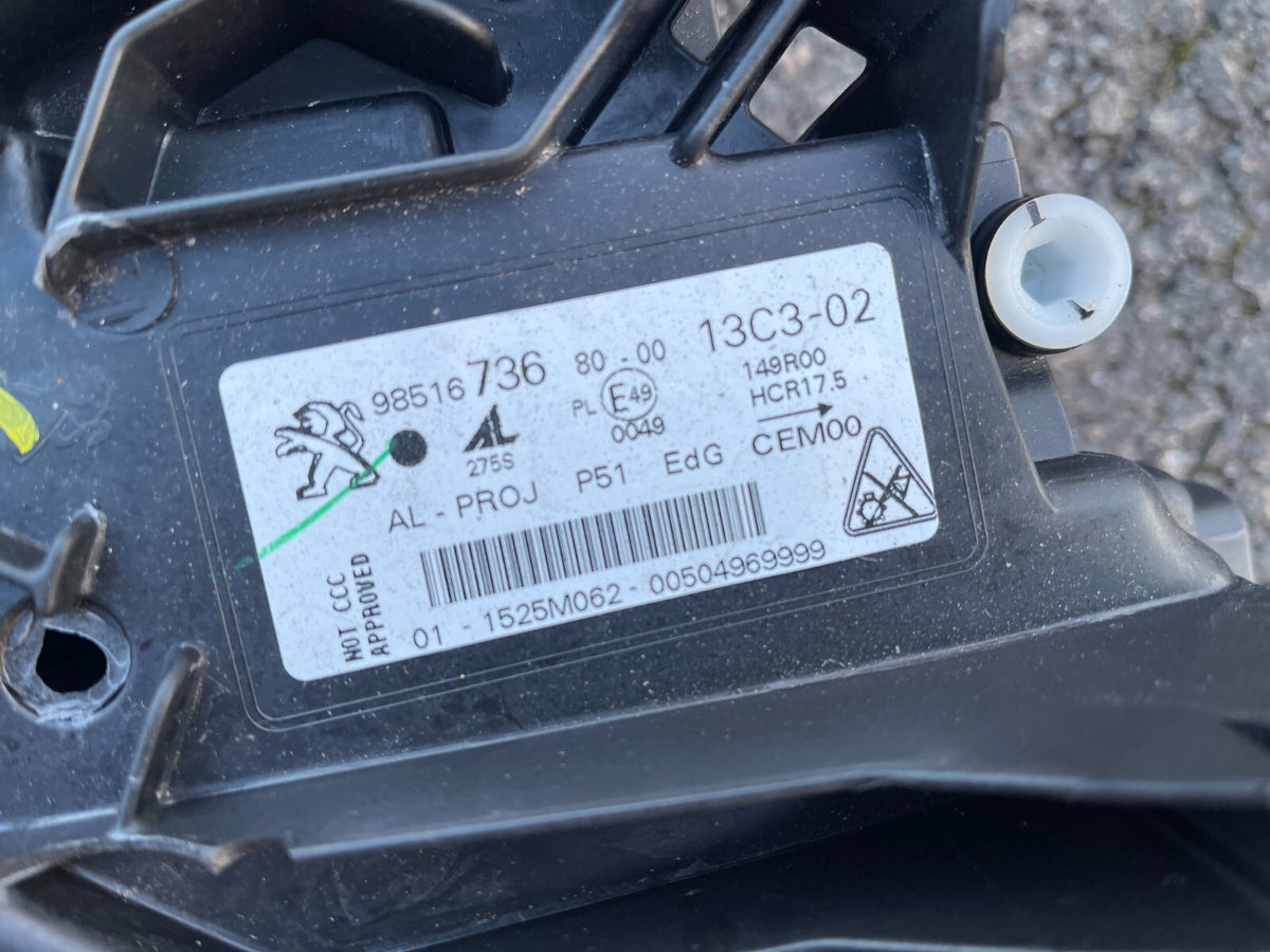 2023 PEUGEOT 308 III T10 9851673680 LAMPU DEPAN KIRI LED RUSAK
