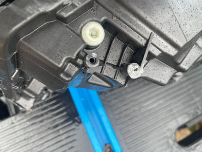 Genuine Land Rover Discovery V (L462) MY42-13W029-GB LED HIGH SPEC Right DAMAGED