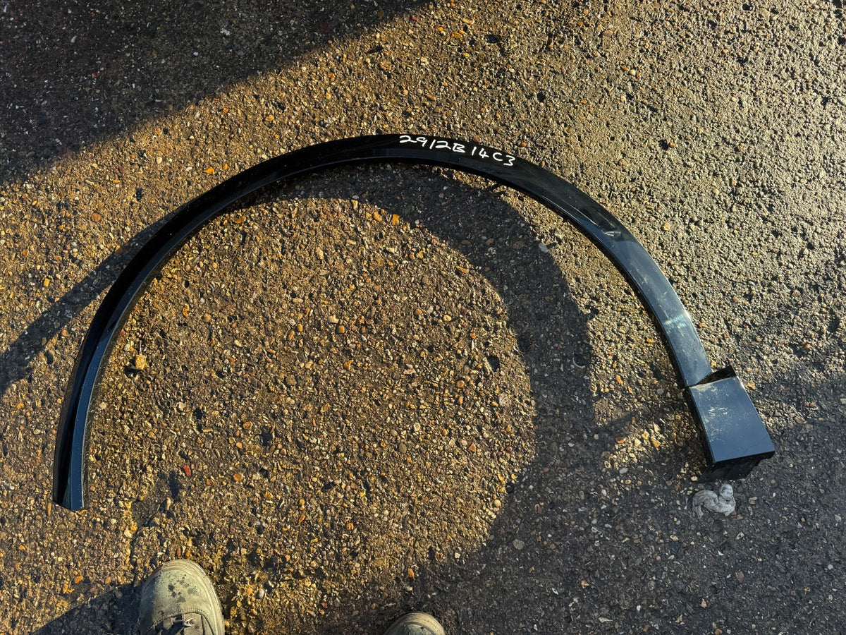 Lotus Eletre 2022 On wheel arch trim left scratched 8891697304