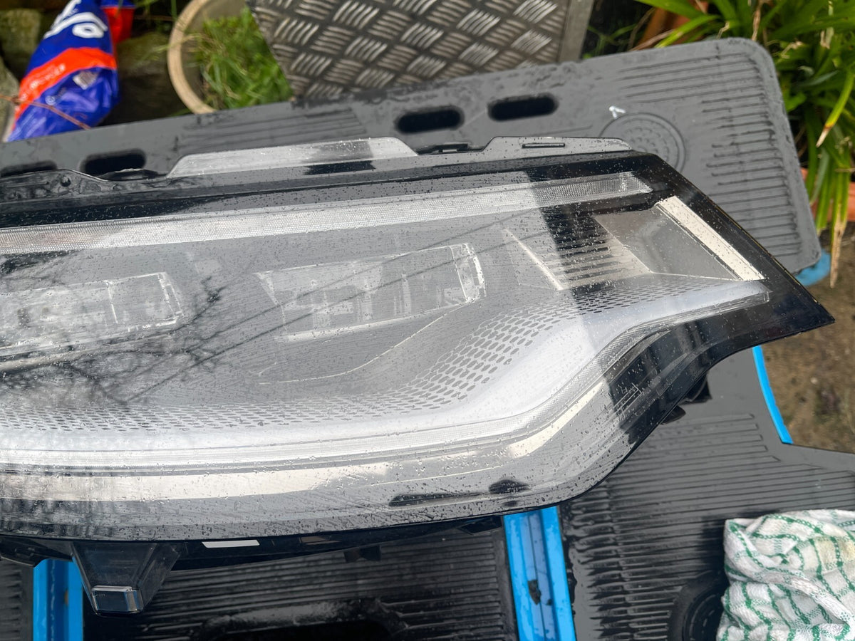 Genuine Land Rover Discovery V (L462) MY42-13W029-GB LED HIGH SPEC Right DAMAGED