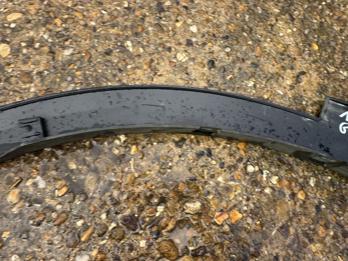FORD EXPLORER EV CX740 2024-ON FRONT RIGHT WHEEL ARCH MOULDING PDC R2KB-16D238-A