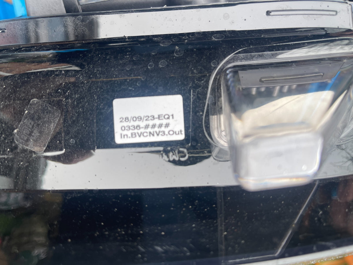 Genuine Land Rover Discovery V (L462) MY42-13W029-GB LED HIGH SPEC Right DAMAGED