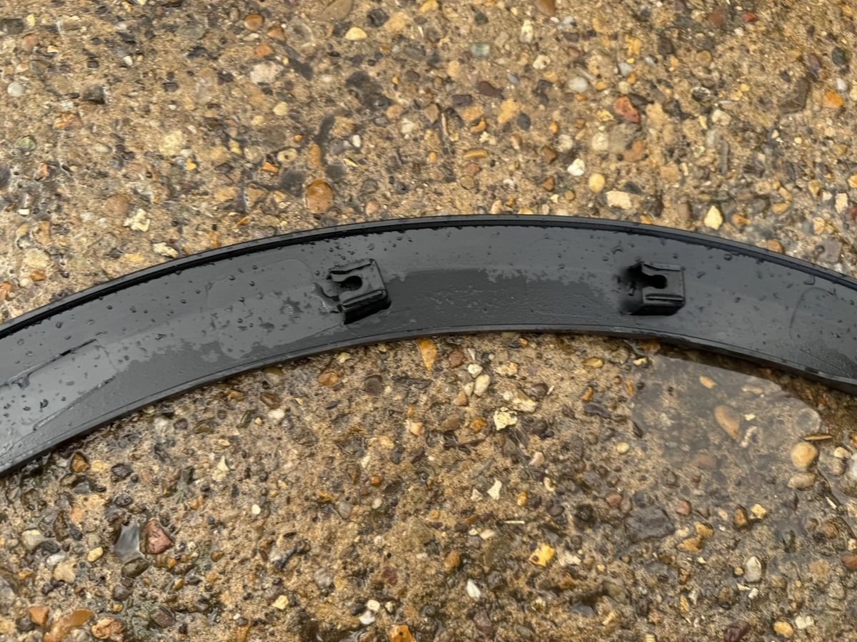 FORD EXPLORER EV CX740 2024-ON FRONT RIGHT WHEEL ARCH MOULDING PDC R2KB-16D238-A