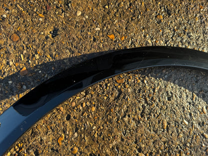 Lotus Eletre 2022 On wheel arch trim left scratched 8891697304