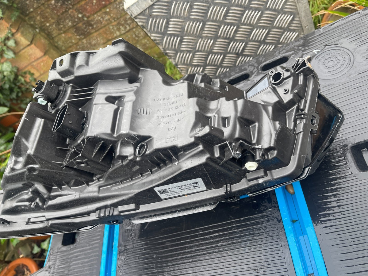 Genuine Land Rover Discovery V (L462) MY42-13W029-GB LED HIGH SPEC Right DAMAGED