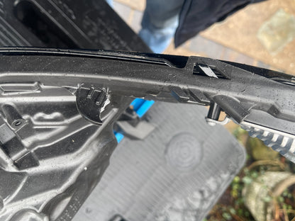 Genuine Land Rover Discovery V (L462) MY42-13W029-GB LED HIGH SPEC Right DAMAGED