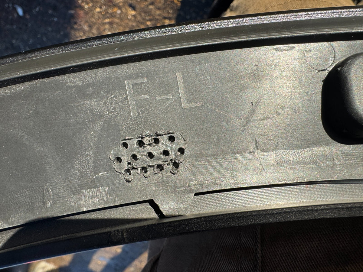 Lotus Eletre 2022 On wheel arch trim left scratched 8891697304