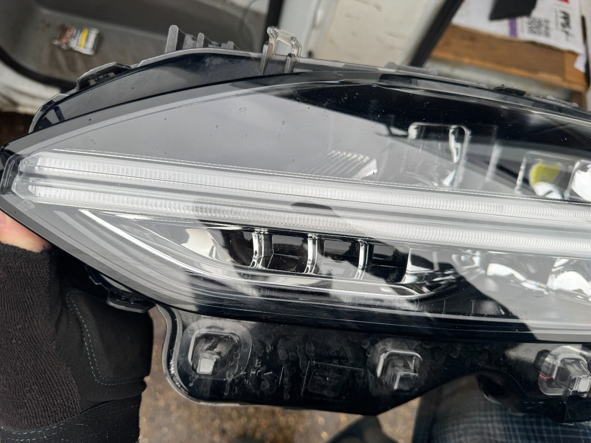 VOLVO S90 V90 LEFT HEADLIGHT MID LAMP LED HEADLIGHT 31655748