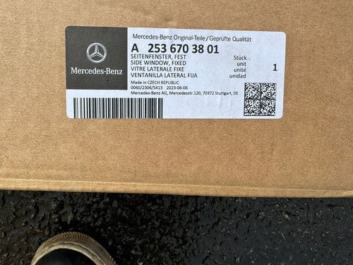 อะไหล่แท้ใหม่ กระจกหูช้างหลัง - Mercedes-Benz (253-670-38-01)