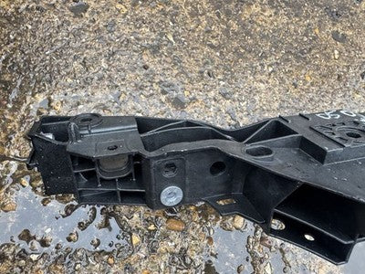 2024on Panel Dudukan Radiator (Depan) Audi Q6 E tron Nomor Part: 95C805598