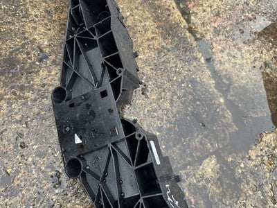 2024on Panel Dudukan Radiator (Depan) Audi Q6 E tron Nomor Part: 95C805598