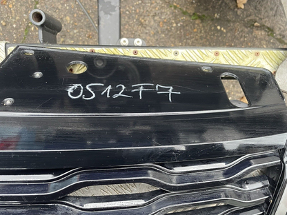 Gril Depan Gril Radiator JK5M-8A163 Range Rover SV Autobiography Dynamic L405
