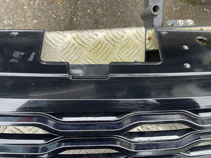 Gril Depan Gril Radiator JK5M-8A163 Range Rover SV Autobiography Dynamic L405