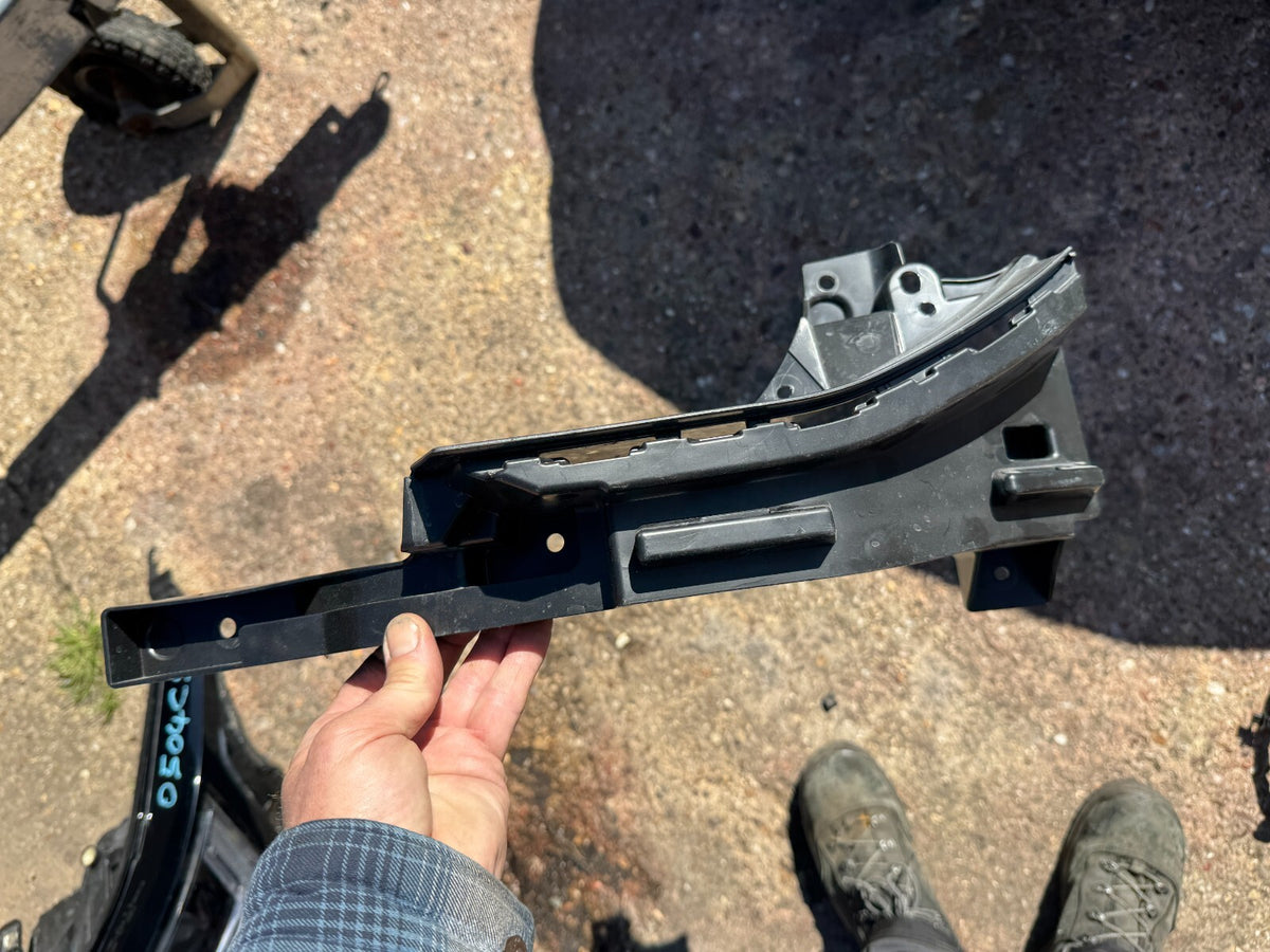 2024 LAND ROVER RANGE ROVER SPORT 2022 to 2024 REAR RH BUMPER BRACKET N9X217B930