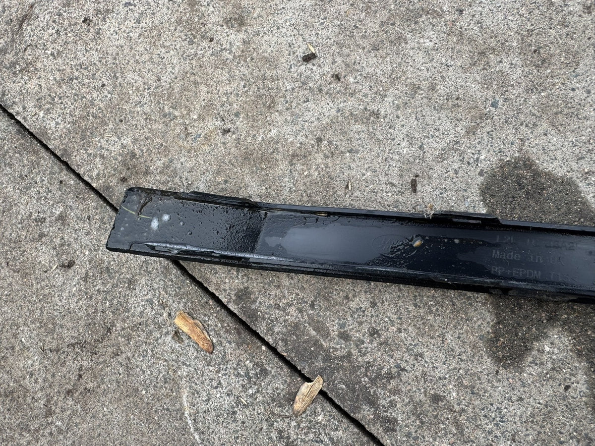 Range Rover Velar L560 2017-2023 Rear Bumper Left Side Trim J8A2-17D753-BA