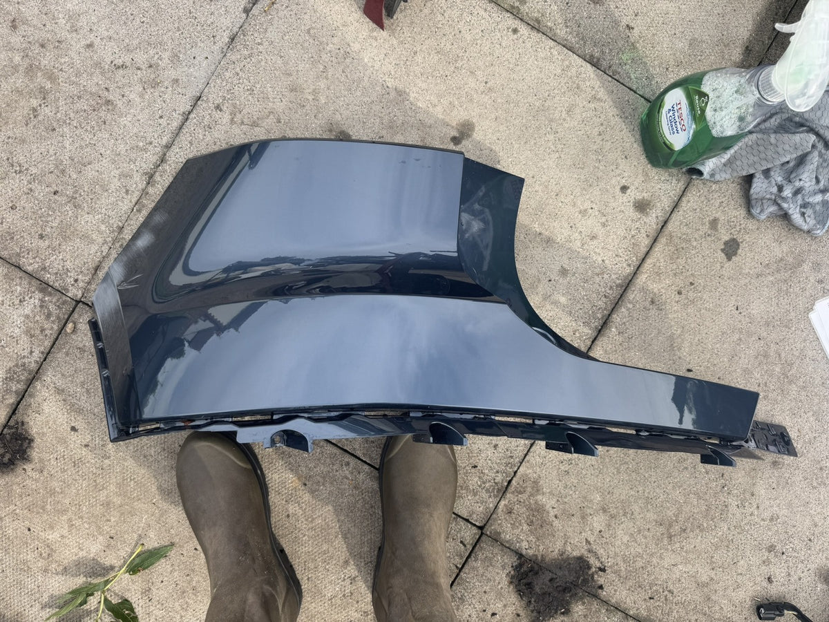 Volvo XC40 2018-on Rear Left Bumper Corner 31449336 Scratched Needs Respray