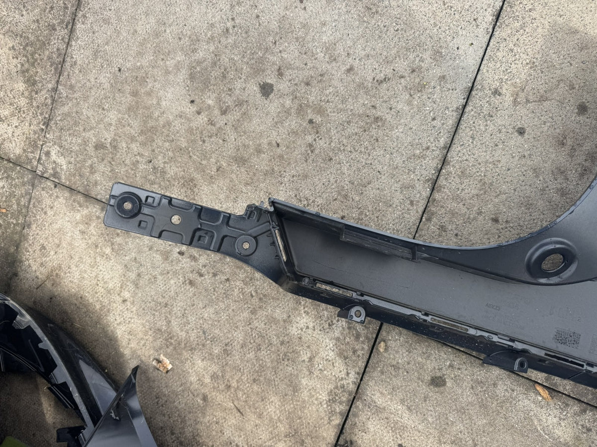 Volvo XC40 2018-on Rear Left Bumper Corner 31449336 Scratched Needs Respray