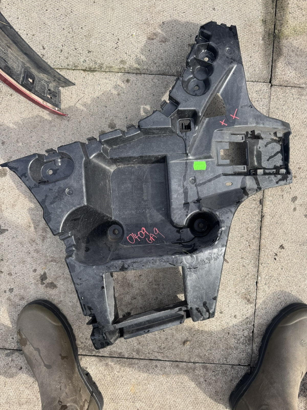BMW 2 Series Gran Coupe F44 Rear Left Bumper Bracket Guide 51127477435 Cracked