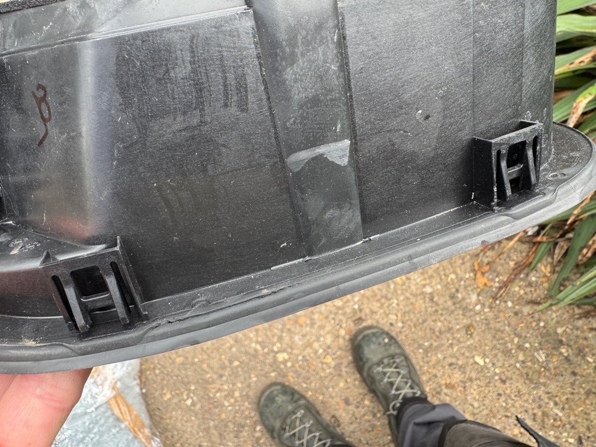 2024 KIA SPORTAGE NQ5 PETROL MHEV FUEL FILLER FLAP 81595-R2000 Slight Damage