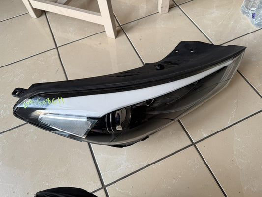 HYUNDAI TUCSON 2015-2018 SISI KANAN LAMPU DEPAN ORIGINAL 92102-D7110 SPARES/REPAIR