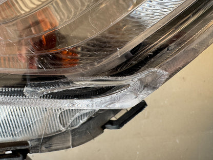 HYUNDAI TUCSON 2015-2018 RIGHT SIDE GENUINE HEADLIGHT 92102-D7110 SPARES/REPAIR