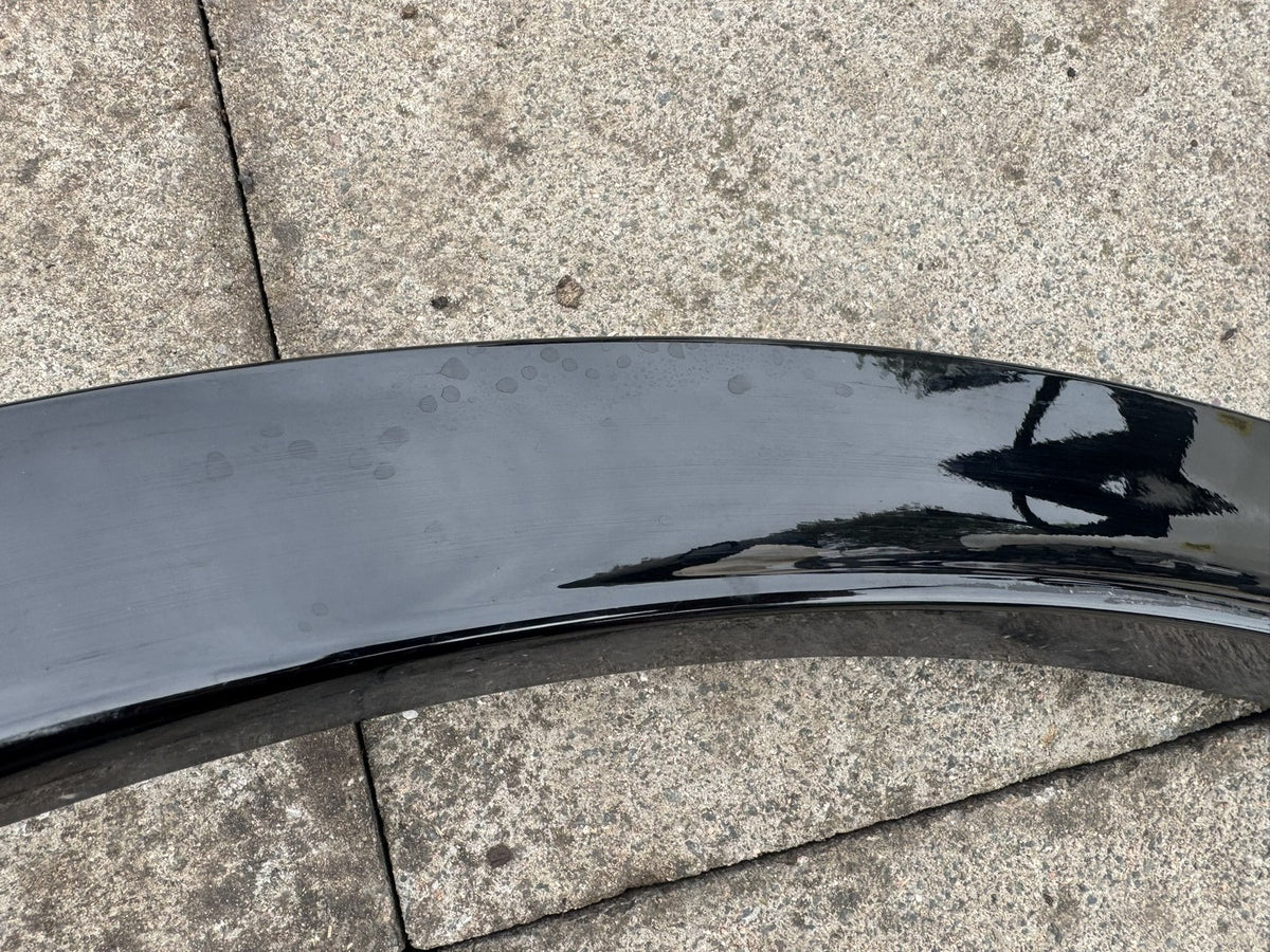 Land Rover Discovery Sport L550 Front Right Arch Trim LK72-16A074-BE Scratched