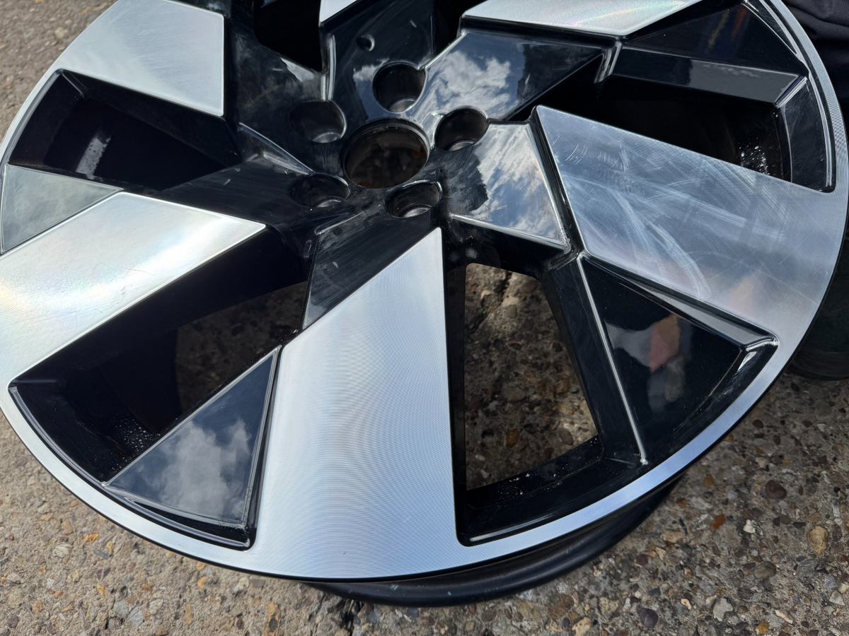 VOLVO XC60 ALLOY WHEEL 32358543 8JX20