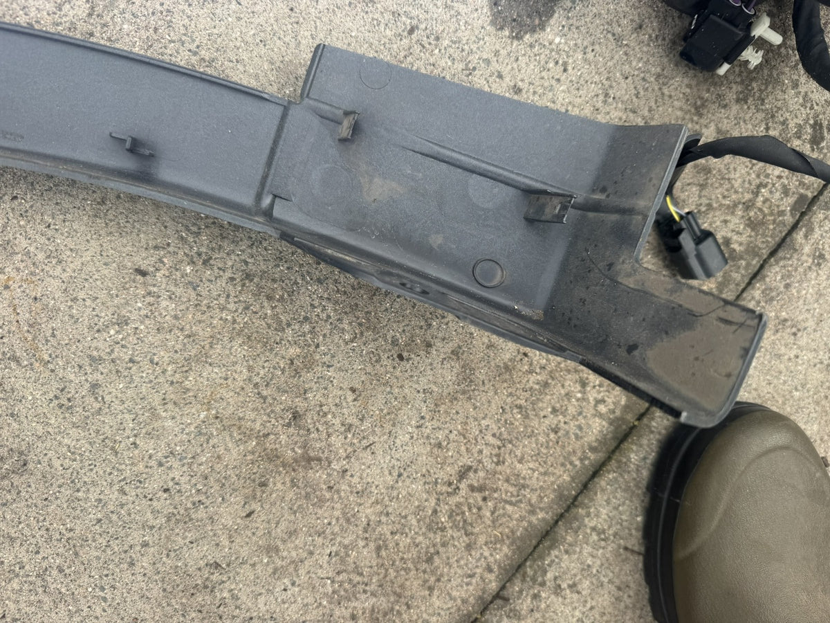 Land Rover Discovery Sport L550 Front Right Arch Trim LK72-16A074-BE Scratched