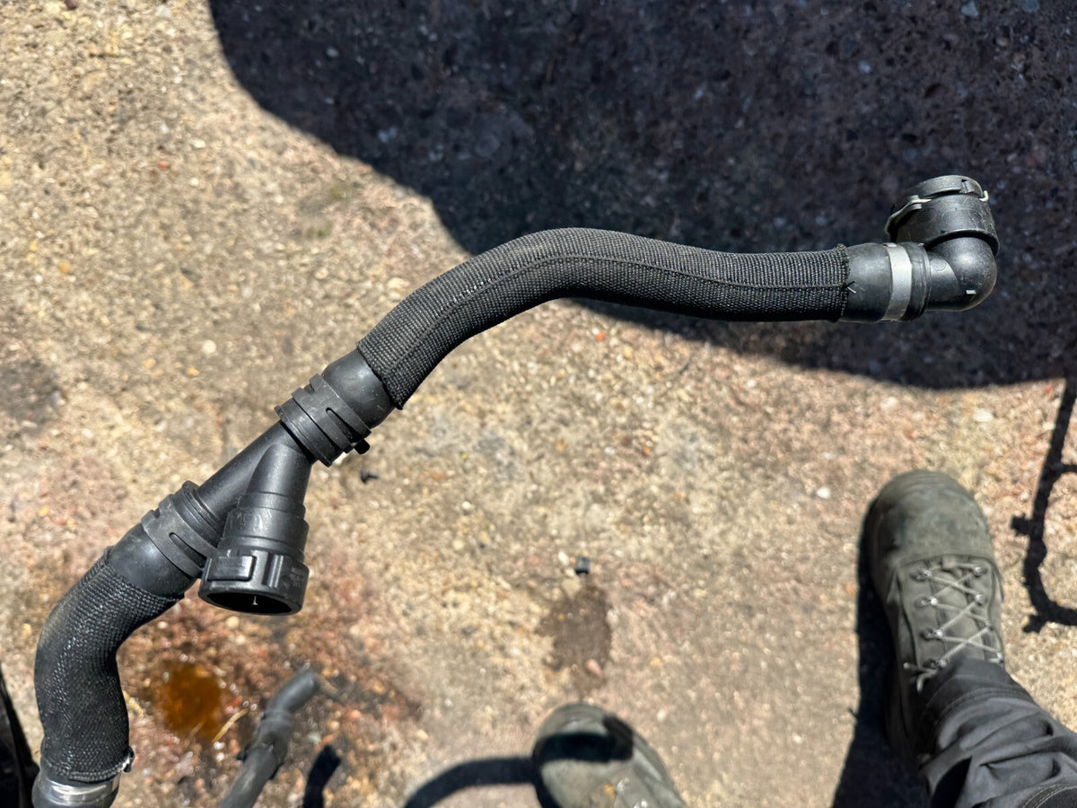 Genuine JAGUAR F-PACE X761 Water Coolant Hose Pipe M8A2-8286-BD Next Day Deliver