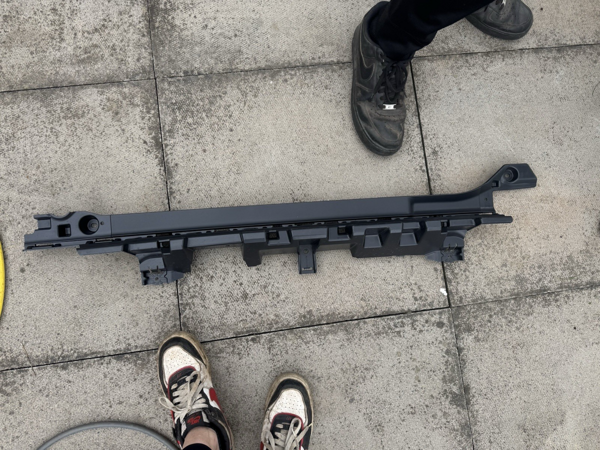 LAND ROVER DEFENDER L663 SUPORT NOU BARA SPATE L8B2-17B861-A ORIGINAL 2019 INCOLO