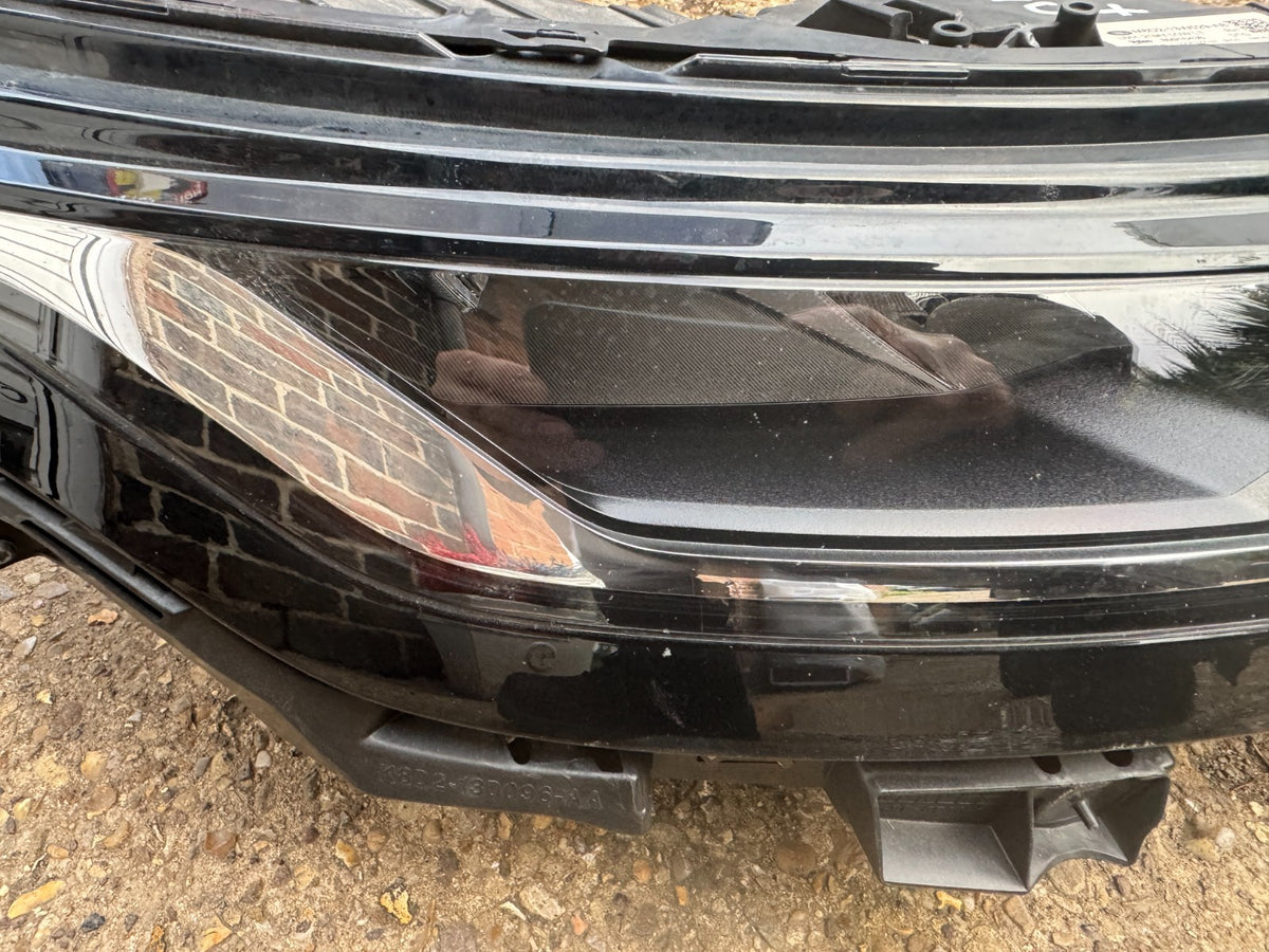 19-ON RANGE ROVER EVOQUE L551 FRONT RIGHT LOW HEADLIGHT M8D213W029AB DAMAGED