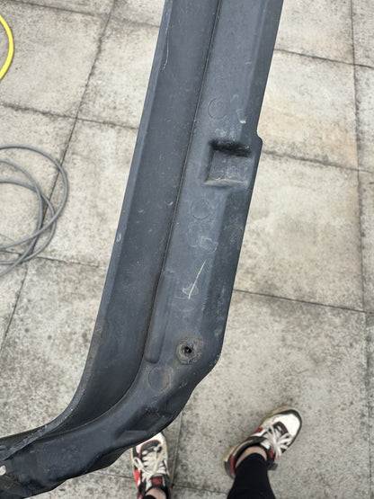 กรอบกระจังหน้ากันชนหน้าซ้าย Range Rover Sport แท้ รหัสพาร์ท JK62-17F909-AB