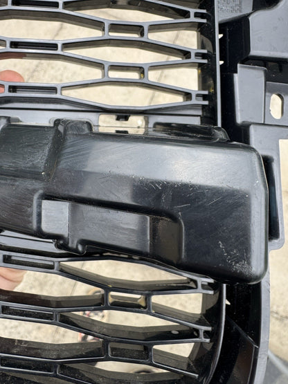 LAND ROVER RANGE ROVER SPORT L461 Kisi-Kisi / Grill Depan Kanan N9X2-17K946-AB